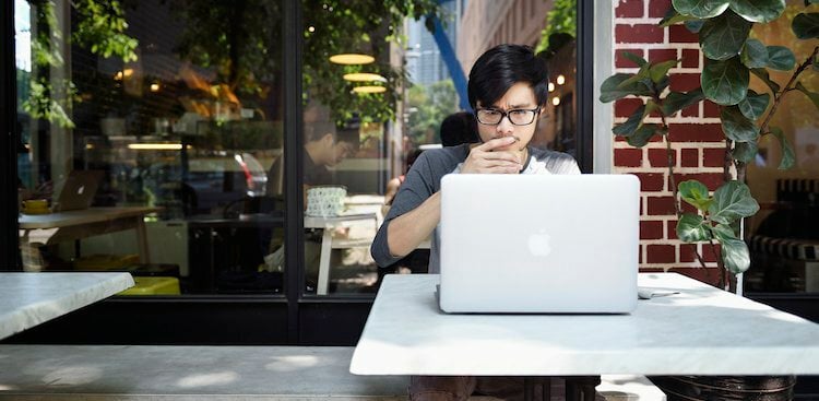Here’s How (and When and Why) to List Internships on Your Resume