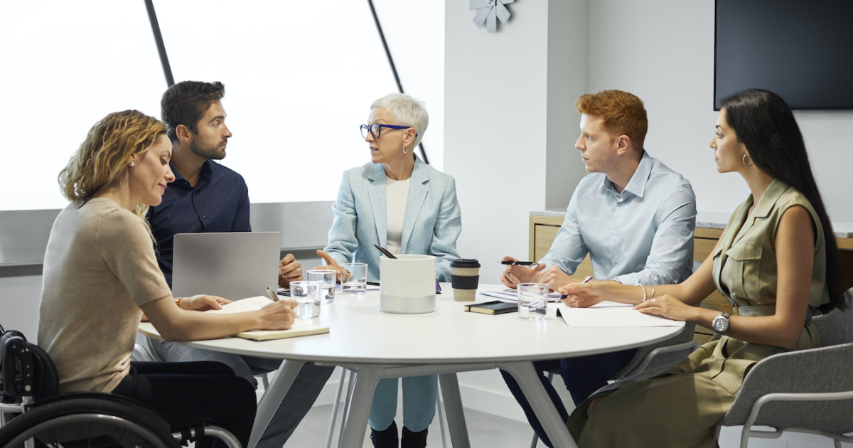 using body language to convey confidence and interest