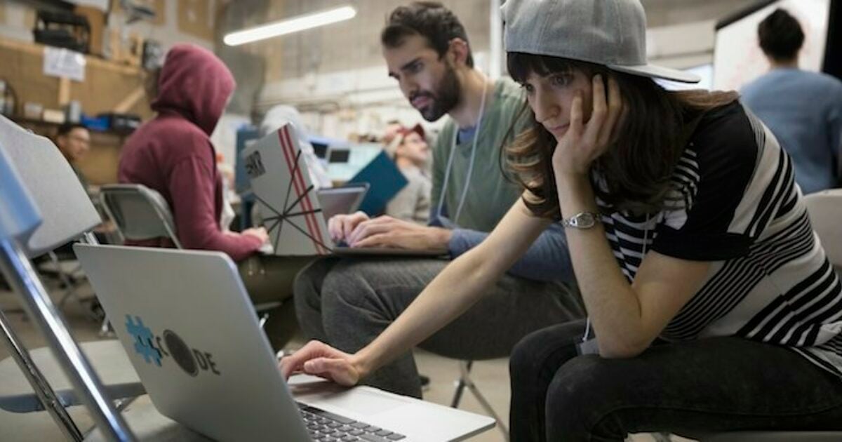 Image showcasing 7 types of rewarding careers in journalism (plus duties)