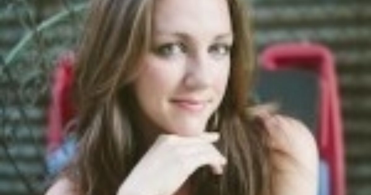 Elle (Noelle) Roth | The Muse